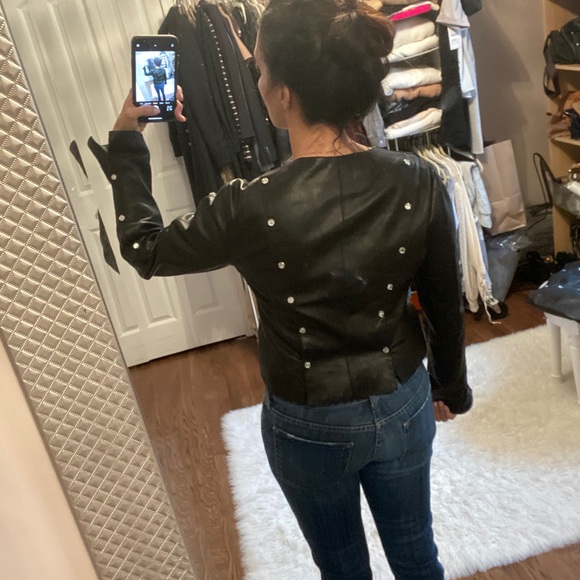 Gorgeous black leather jacket - Picture 5 of 7